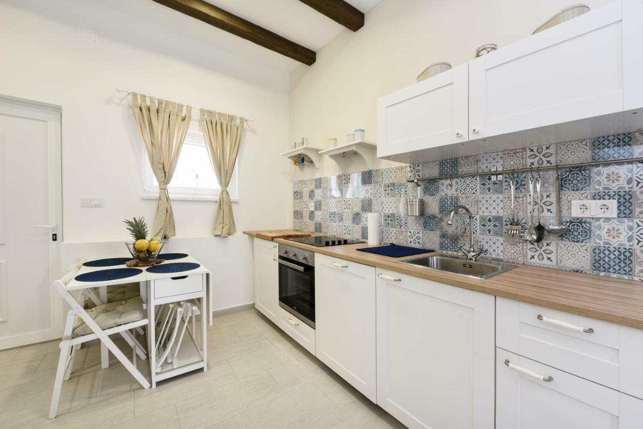 Apartmani Eladora Биоград-на-Мору Экстерьер фото